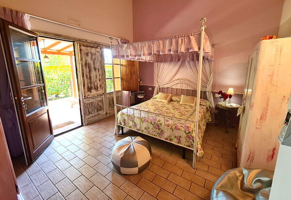 Suite Orchidea Seaside and Pool: Autunno, Camera da letto, Estate, Primavera