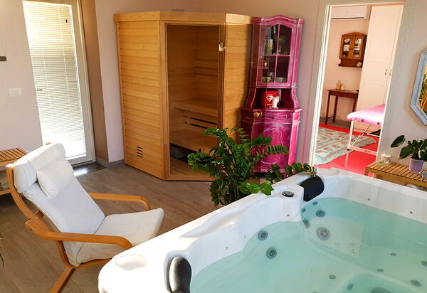 Suite Orchidea Seaside and Pool: Autunno, Benessere, Estate, Inverno