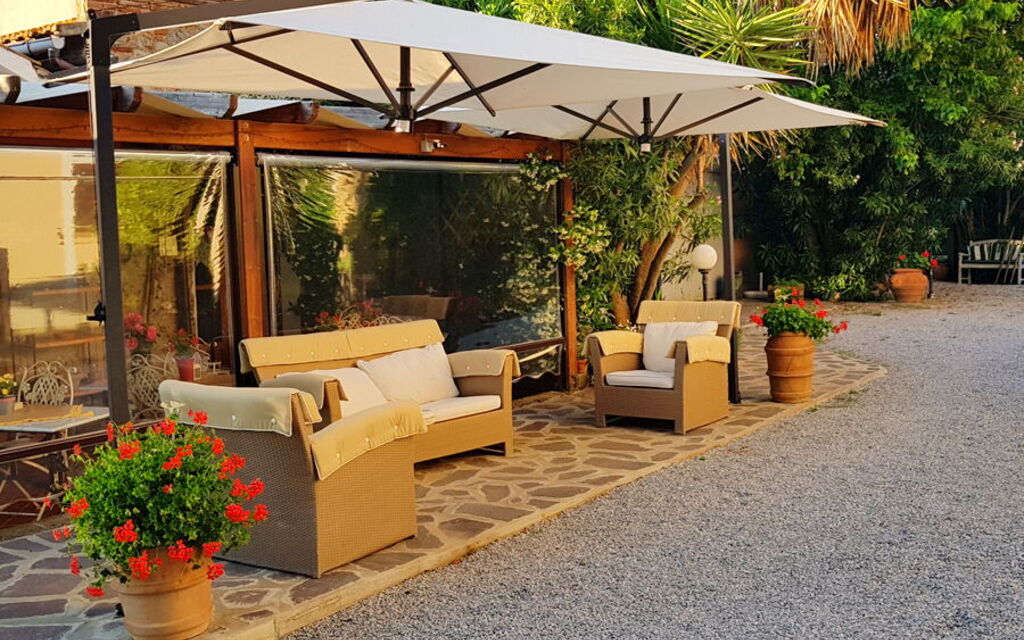 Suite Orchidea Seaside and Pool: Autunno, Estate, Giardino, Inverno