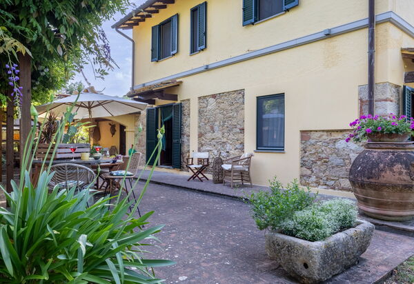 Podere la Botte, Pool, Lari: Autunno, Estate, Giardino, Primavera