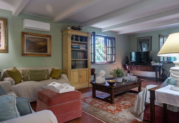 Podere la Botte, Pool, Lari: Autumn, Living Room, Spring, Summer
