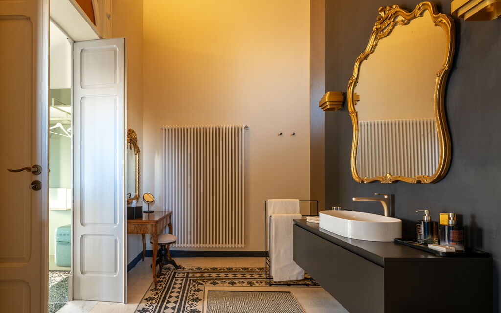 Royal Suite - Palazzo Villani Lubelli: Autunno, Bagno, Estate, Primavera