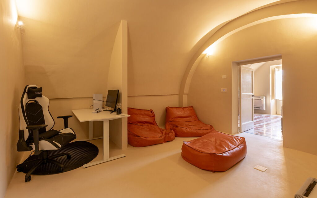 Family Suite - Palazzo Villani Lubelli: Autumn, Living Room, Spring, Summer