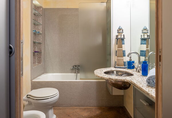 Stella Marina Apartment with Pool, Porto Santo Stefano, Argentario: Autumn, Bathroom, Spring, Summer