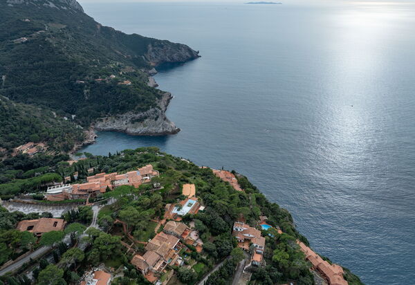 Stella Marina Apartment with Pool, Porto Santo Stefano, Argentario: Autumn, Building Exterior, Spring, Summer