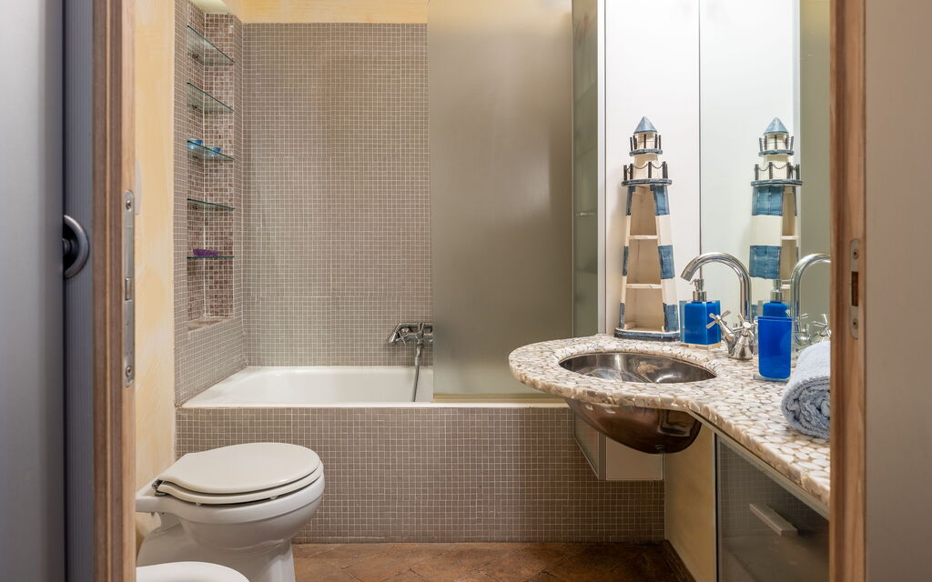 Stella Marina Apartment with Pool, Porto Santo Stefano, Argentario: Autumn, Bathroom, Spring, Summer