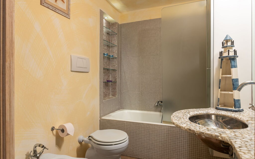 Stella Marina Apartment with Pool, Porto Santo Stefano, Argentario: Autumn, Bathroom, Spring, Summer
