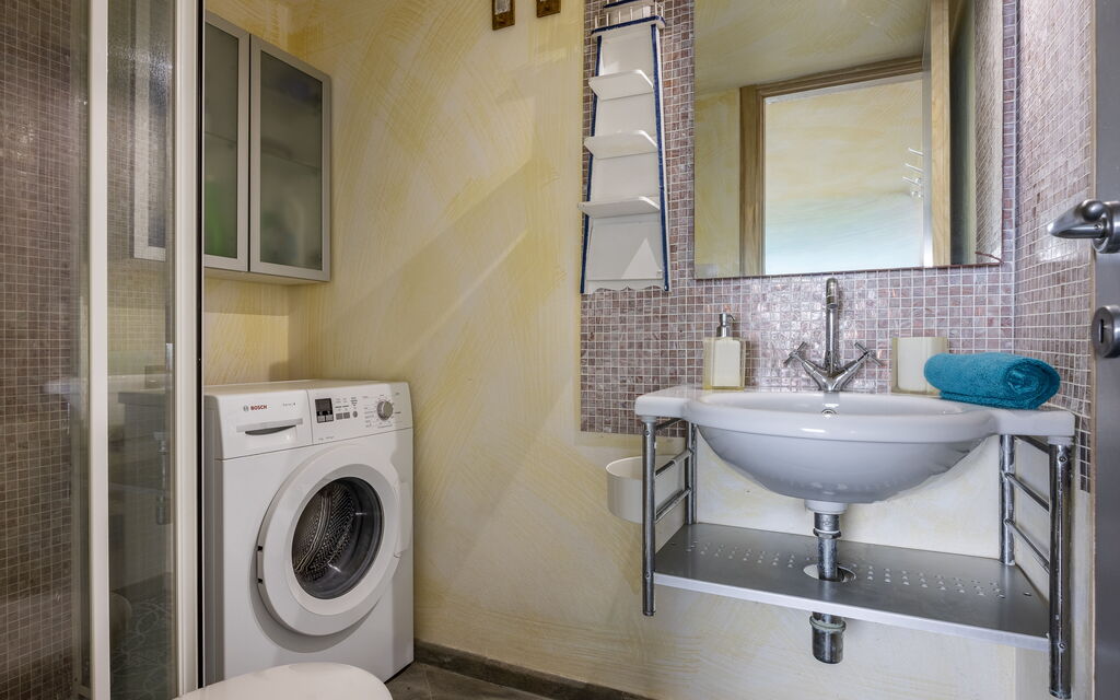 Stella Marina Apartment with Pool, Porto Santo Stefano, Argentario: Autumn, Bathroom, Spring, Summer