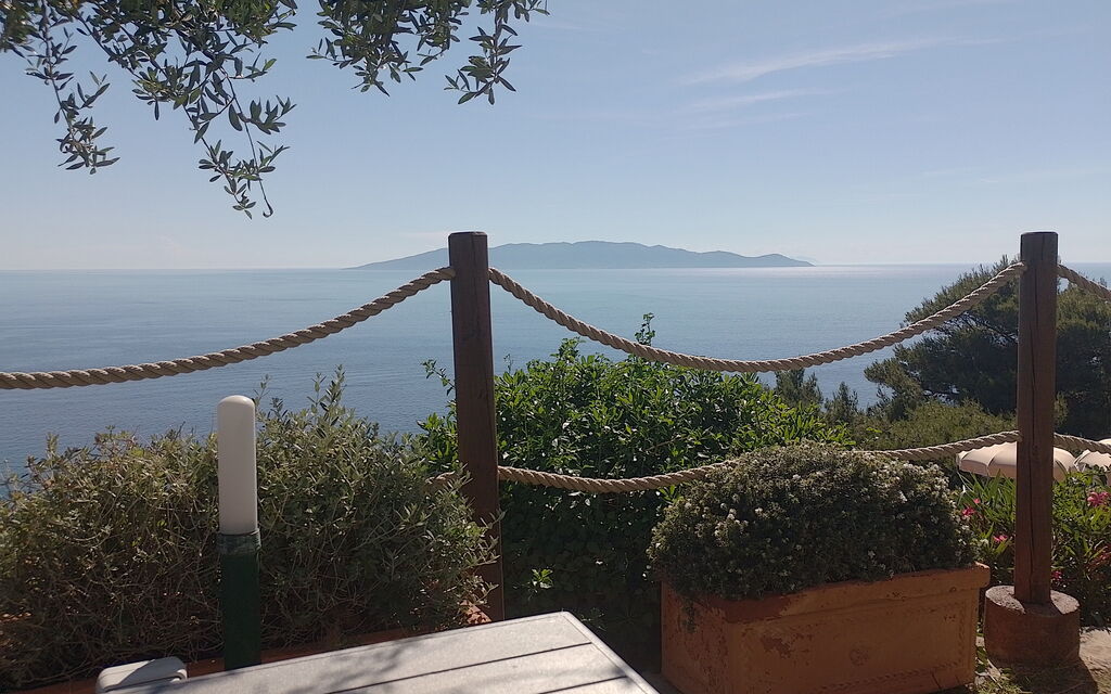 Stella Marina Apartment with Pool, Porto Santo Stefano, Argentario: Autunno, Estate, Primavera, Vista Panoramica