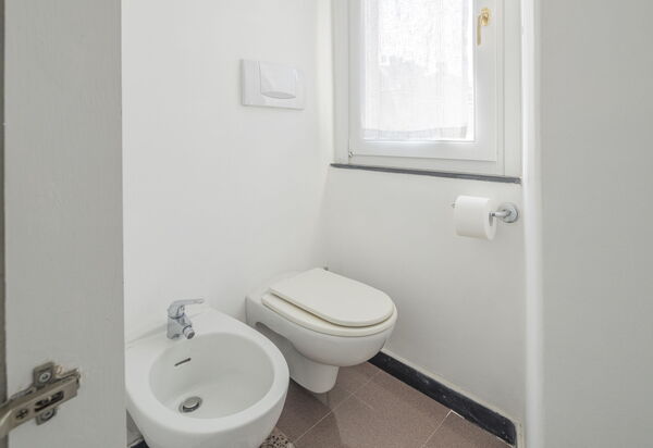 Torre Dell'Amore, Genova, Seaview: Autunno, Bagno, Estate, Primavera