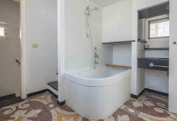 Torre Dell'Amore, Genova, Seaview: Autunno, Bagno, Estate, Primavera