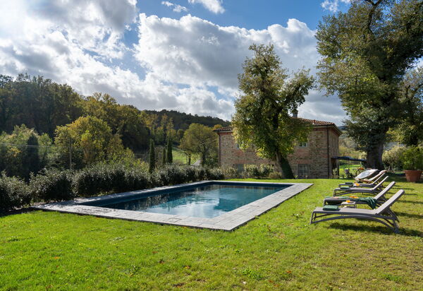La Morella: Building Exterior, Outdoor, Pool
