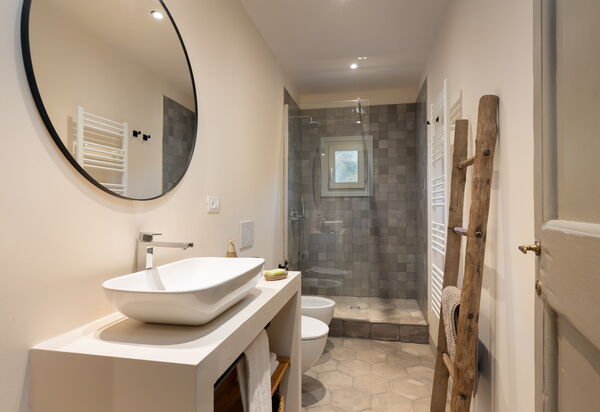 La Morella: Bathroom