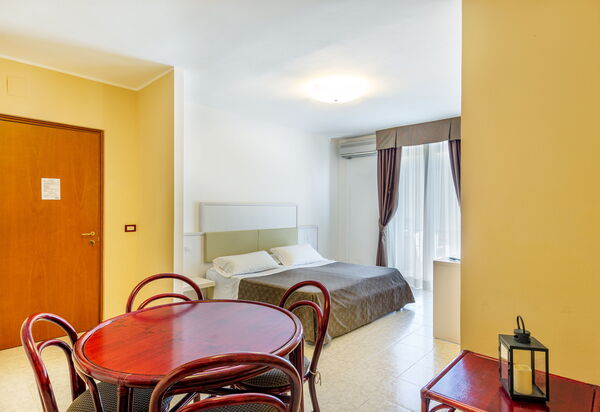 Alghero Residence, Seaside Apartments: Autunno, Camera da letto, Cucina, Estate, Primavera