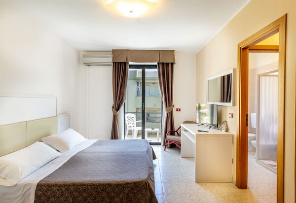 Alghero Residence, Seaside Apartments: Autunno, Camera da letto, Cucina, Estate, Primavera