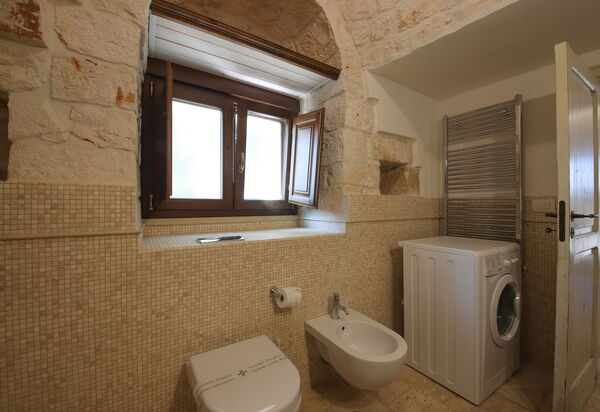 Trulli Retreat, Pool, Locorotondo: Autumn, Bathroom, Spring, Summer