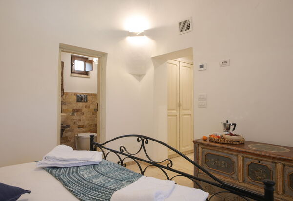Trulli Retreat, Pool, Locorotondo: Autumn, Bedroom, Spring, Summer
