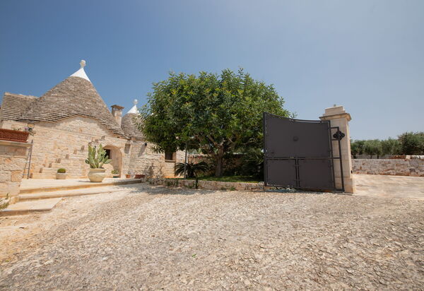 Trulli Retreat, Pool, Locorotondo: Autumn, Garden, Spring, Summer