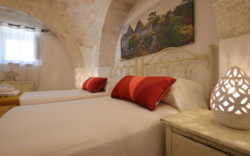 Trulli Retreat, Pool, Locorotondo: Autumn, Bedroom, Spring, Summer