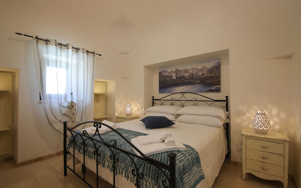 Trulli Retreat, Pool, Locorotondo: Autumn, Spring, Summer