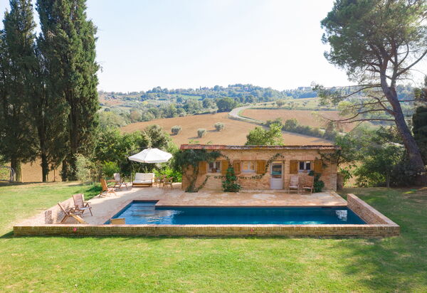 Casale Il Rondò, Private Pool, Città della Pieve: Autumn, Pool, Spring, Summer