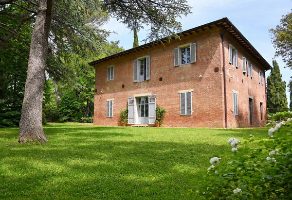Casale Il Rondò, Private Pool, Città della Pieve: Autumn, Main Entrance, Spring, Summer