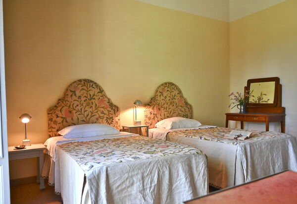 Casale Il Rondò, Private Pool, Città della Pieve: Autumn, Bedroom, Spring, Summer