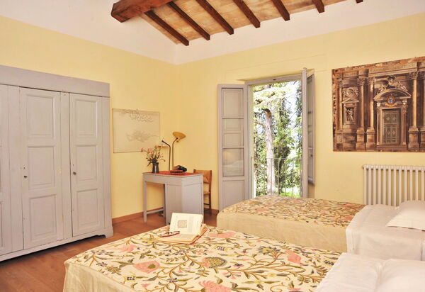 Casale Il Rondò, Private Pool, Città della Pieve: Autumn, Bedroom, Spring, Summer