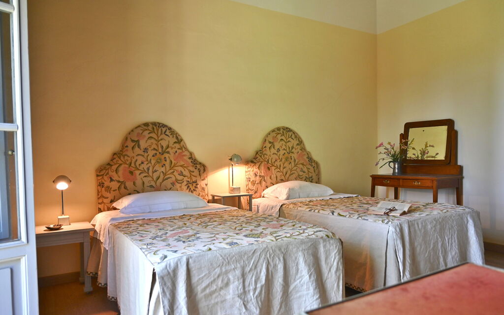 Casale Il Rondò, Private Pool, Città della Pieve: Autumn, Bedroom, Spring, Summer