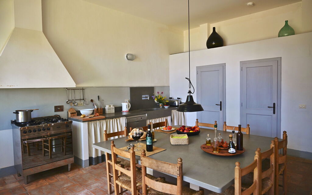 Casale Il Rondò, Private Pool, Città della Pieve: Autumn, Kitchen, Spring, Summer