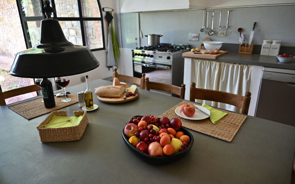 Casale Il Rondò, Private Pool, Città della Pieve: Autumn, Kitchen, Spring, Summer