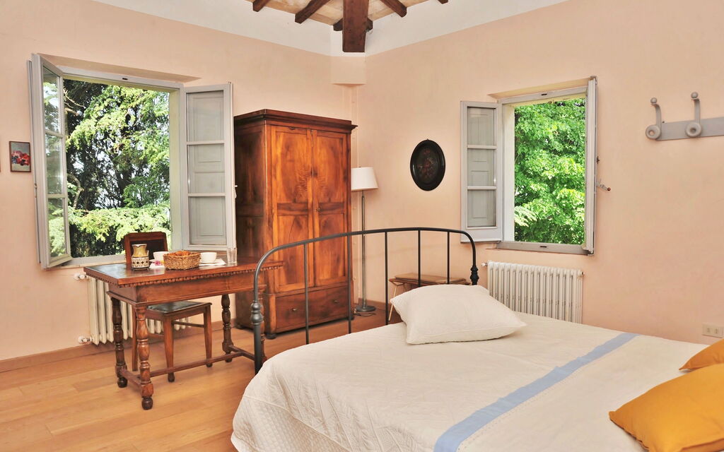 Casale Il Rondò, Private Pool, Città della Pieve: Autumn, Bedroom, Spring, Summer