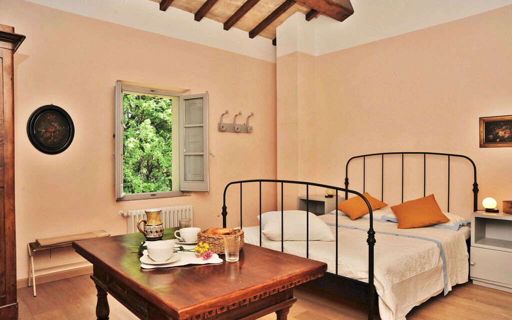 Casale Il Rondò, Private Pool, Città della Pieve: Autumn, Bedroom, Spring, Summer