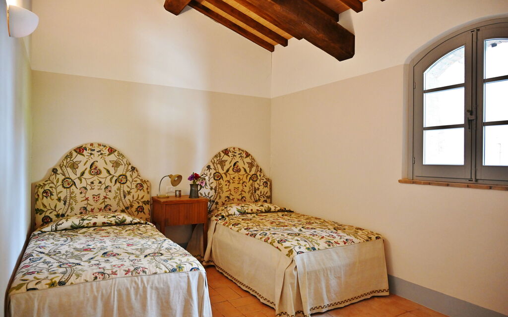 Casale Il Rondò, Private Pool, Città della Pieve: Autumn, Bedroom, Spring, Summer