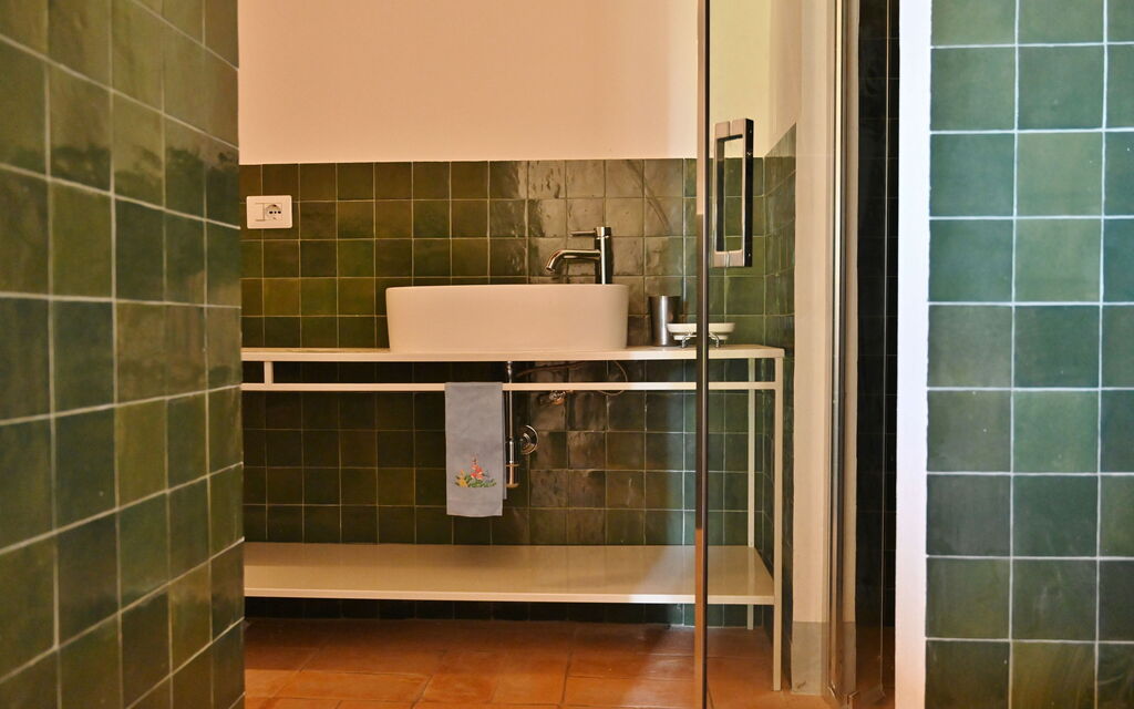 Casale Il Rondò, Private Pool, Città della Pieve: Autumn, Bathroom, Spring, Summer