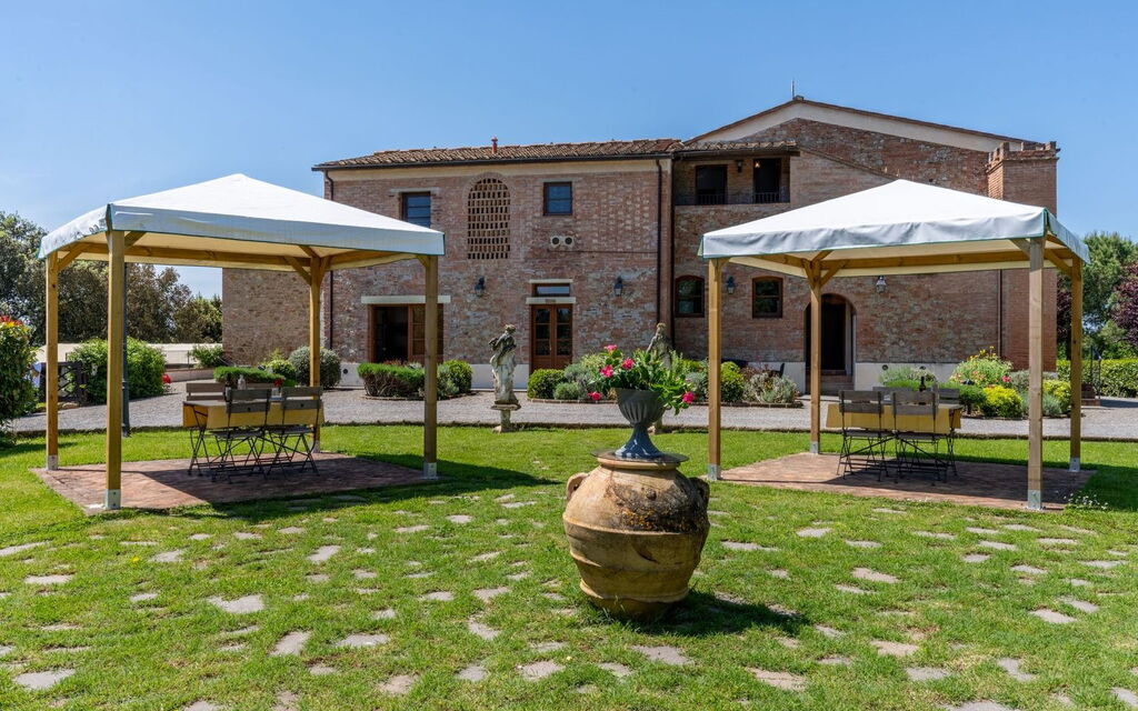 Villa Mandorli, Pool, Wifi, Peccioli: Autumn, Garden, Spring, Summer