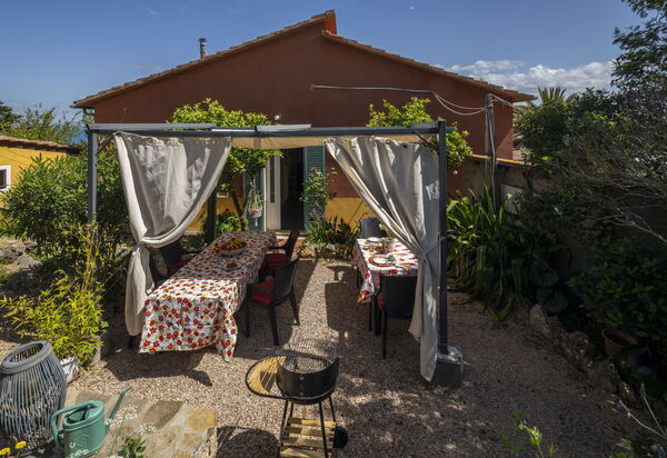 La Torre sul Ponte, Seaview, Garden: Autumn, Garden, Spring, Summer