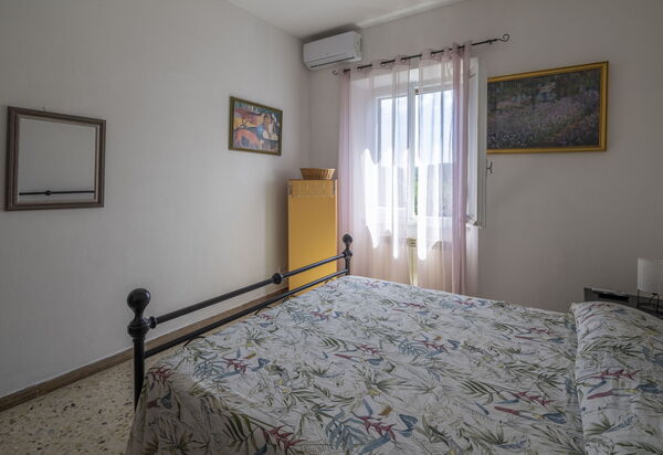 La Torre sul Ponte, Seaview, Garden: Autumn, Bedroom, Spring, Summer
