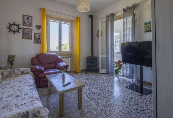 La Torre sul Ponte, Seaview, Garden: Autumn, Living Room, Spring, Summer