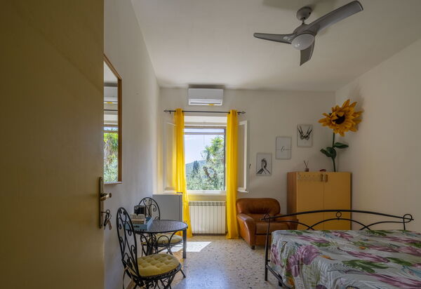 La Torre sul Ponte, Seaview, Garden: Autumn, Bedroom, Spring, Summer