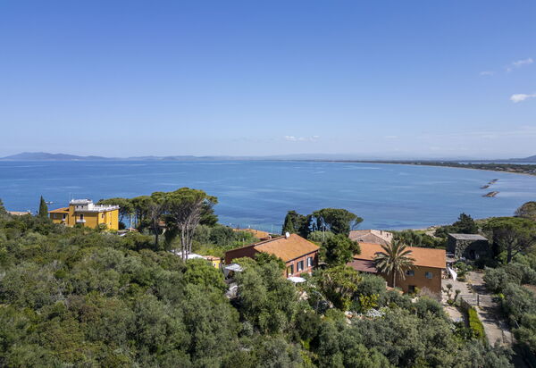La Torre sul Ponte, Seaview, Garden: Autumn, Scenic View, Spring, Summer