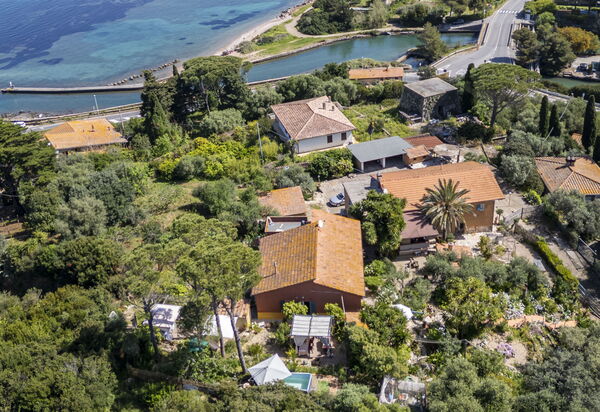 La Torre sul Ponte, Seaview, Garden: Autumn, Scenic View, Spring, Summer