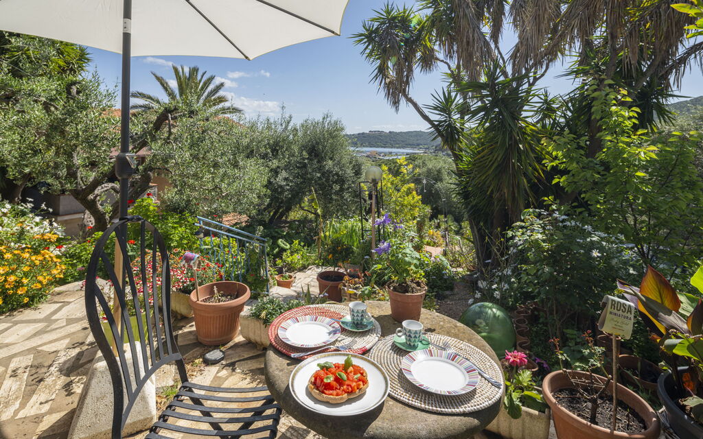 La Torre sul Ponte, Seaview, Garden: Autunno, Estate, Giardino, Primavera