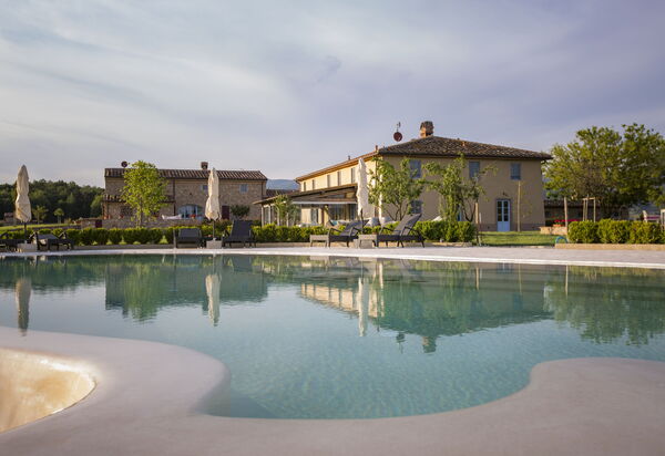 Le Tre Virtù Luxury Relais, Private Pool, Mugello: Autunno, Estate, Esterni, Primavera