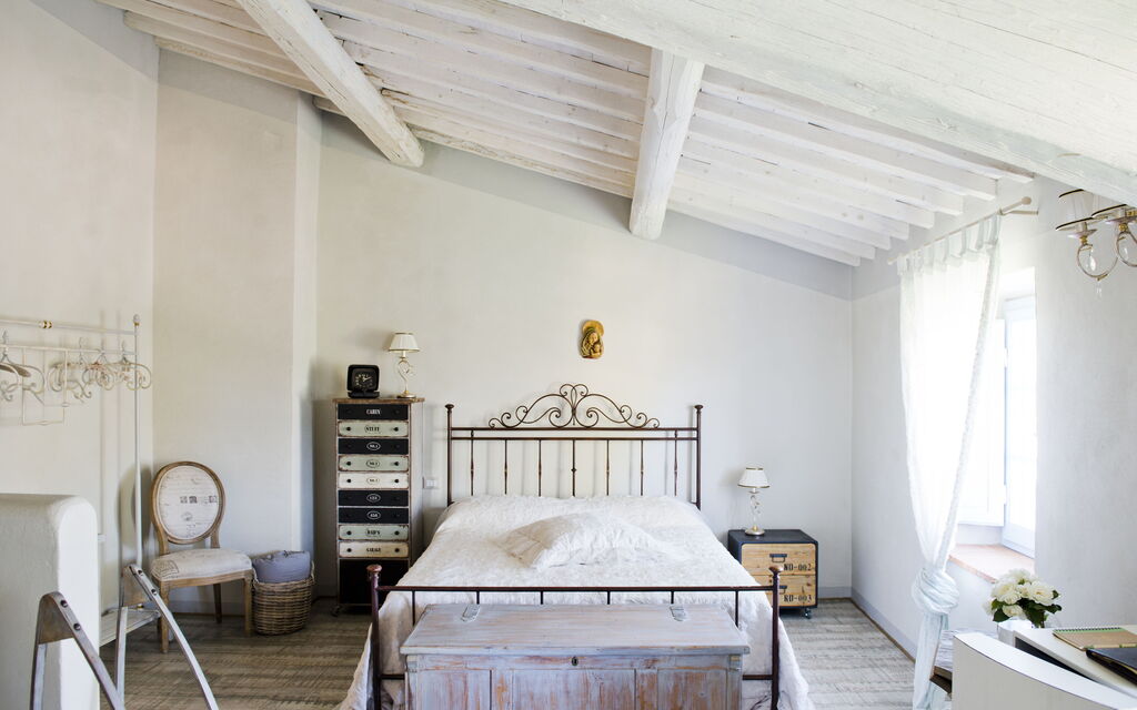 Le Tre Virtù Luxury Relais, Private Pool, Mugello: Autumn, Bedroom, Spring, Summer