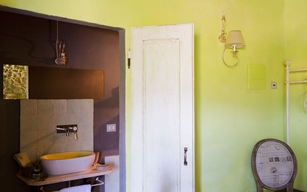 Le Tre Virtù Luxury Relais, Private Pool, Mugello: Autumn, Bathroom, Spring, Summer