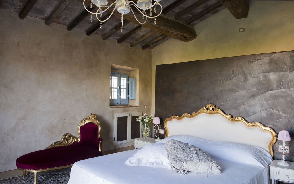 Le Tre Virtù Luxury Relais, Private Pool, Mugello: Autumn, Bedroom, Spring, Summer