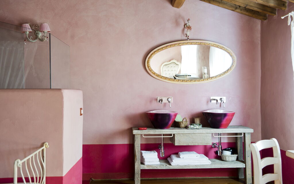 Le Tre Virtù Luxury Relais, Private Pool, Mugello: Autumn, Bathroom, Spring, Summer