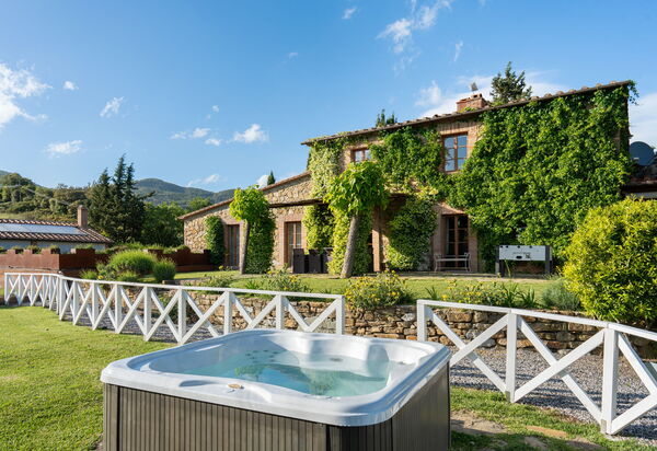 Villa la Cerbaina: Esterni, Giardino, Idromassaggio