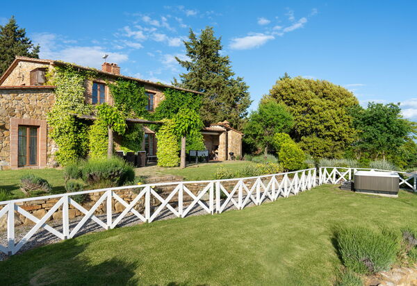 Villa la Cerbaina: Esterni, Giardino, Idromassaggio